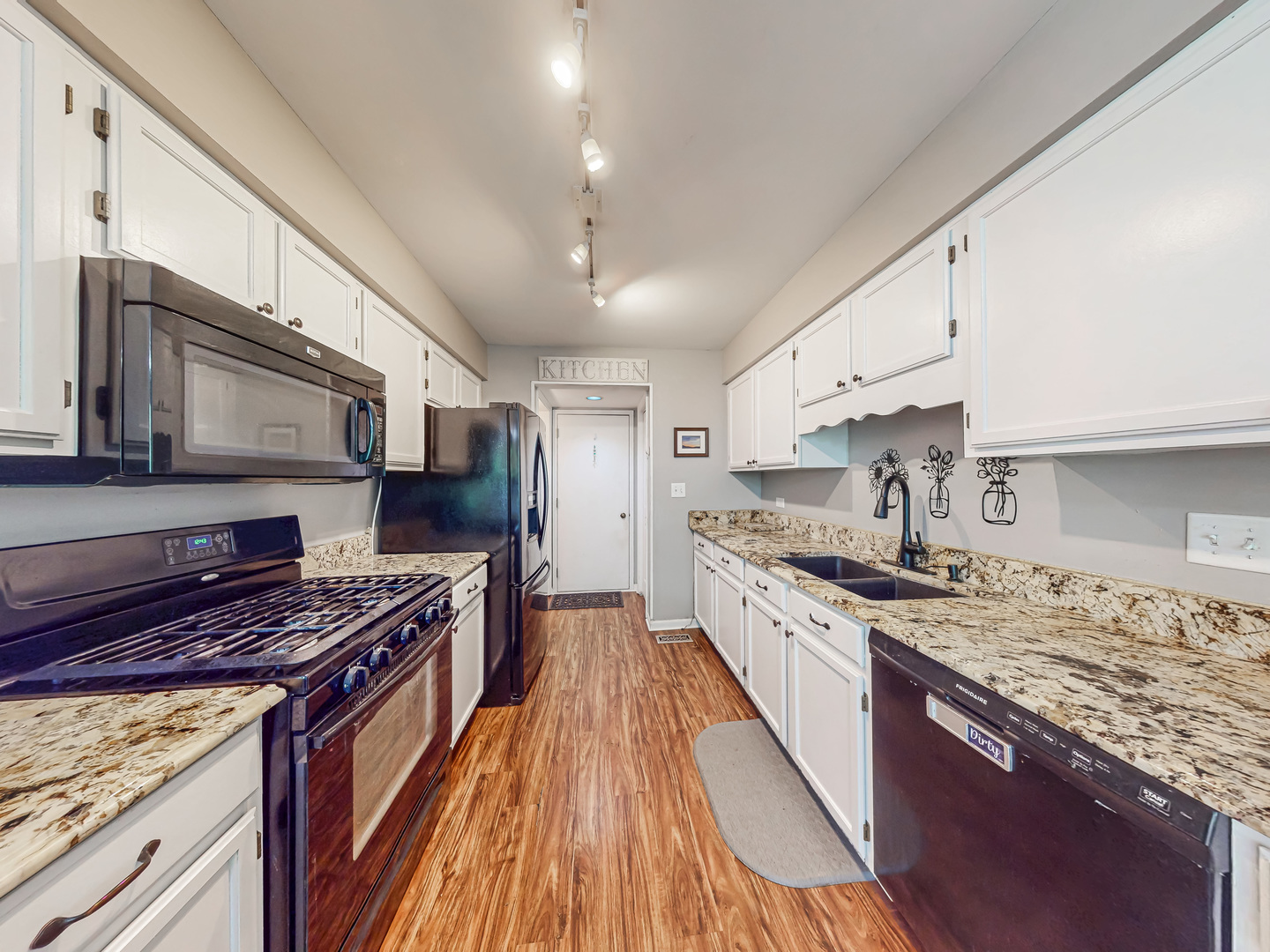 Homes for sale in South Elgin, IL | 263 S Collins St, South Elgin, IL 60177 | MLS# 12679180