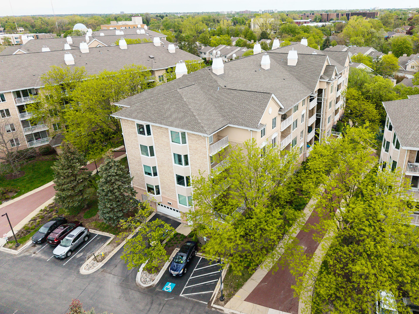 Homes for sale in Park Ridge, IL | 1715 Pavilion Wy #307, Park Ridge, IL 60068 | MLS# 12679199