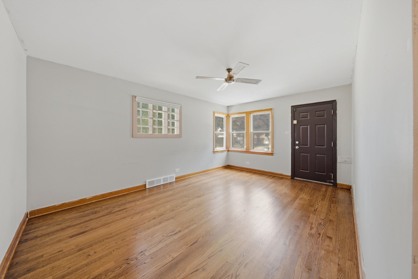 Homes for sale in Berwyn, IL | 4000 Clarence Ave, Berwyn, IL 60402 | MLS# 12679203