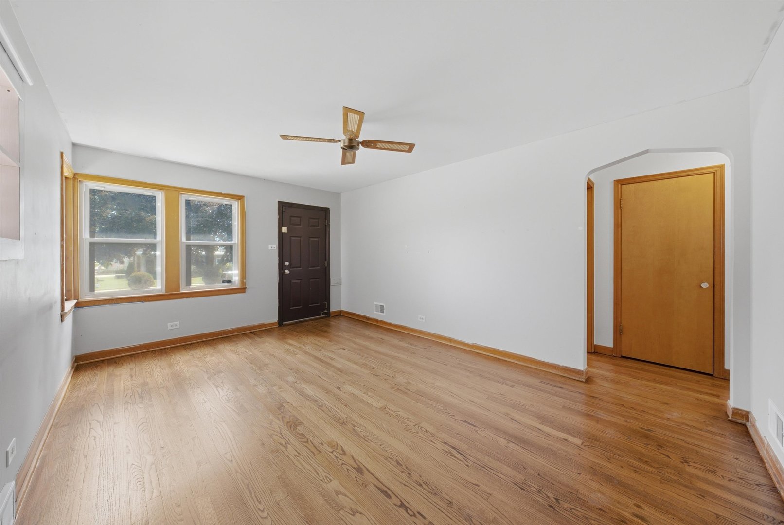 Homes for sale in Berwyn, IL | 4000 Clarence Ave, Berwyn, IL 60402 | MLS# 12679203