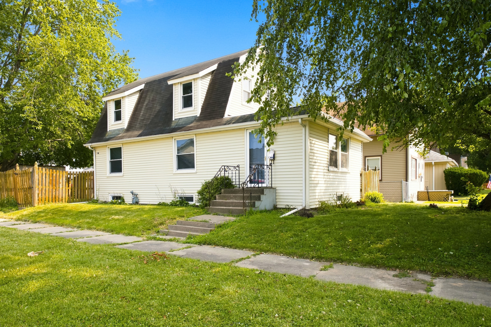 2nd image of 2306 19th Ave, Moline, IL 61265 | MLS# 12679350
