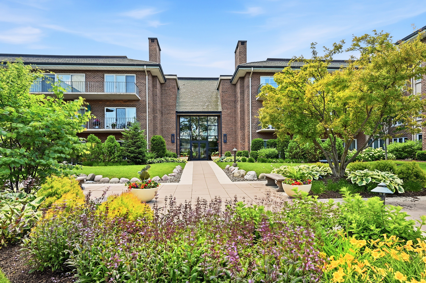 Homes for sale in Oak Brook, IL | 6 Oak Brook Club Dr #J308, Oak Brook, IL 60523 | MLS# 12679701