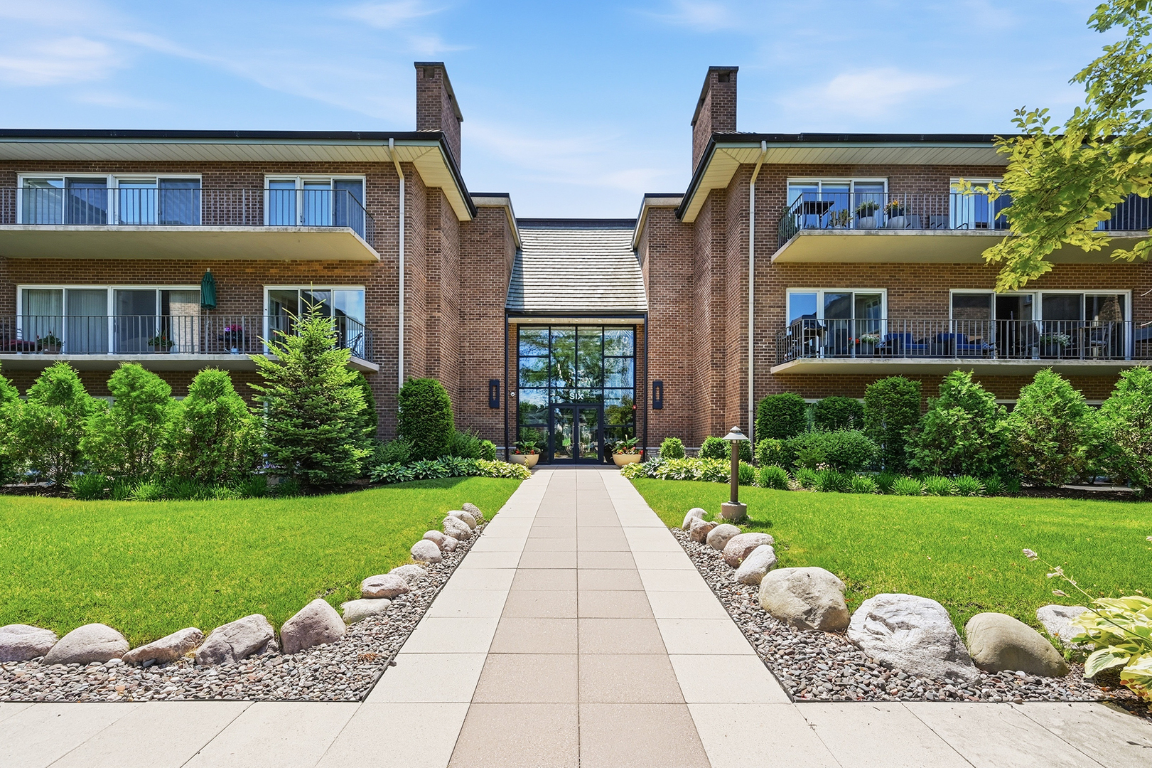 Homes for sale in Oak Brook, IL | 6 Oak Brook Club Dr #J308, Oak Brook, IL 60523 | MLS# 12679701