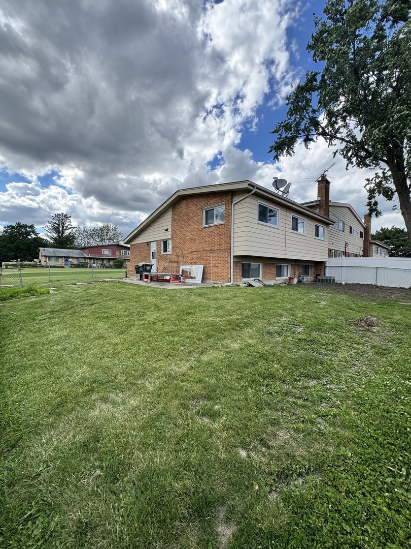 Homes for sale in Niles, IL | 7030 W Carol Ave, Niles, IL 60714 | MLS# 12679722