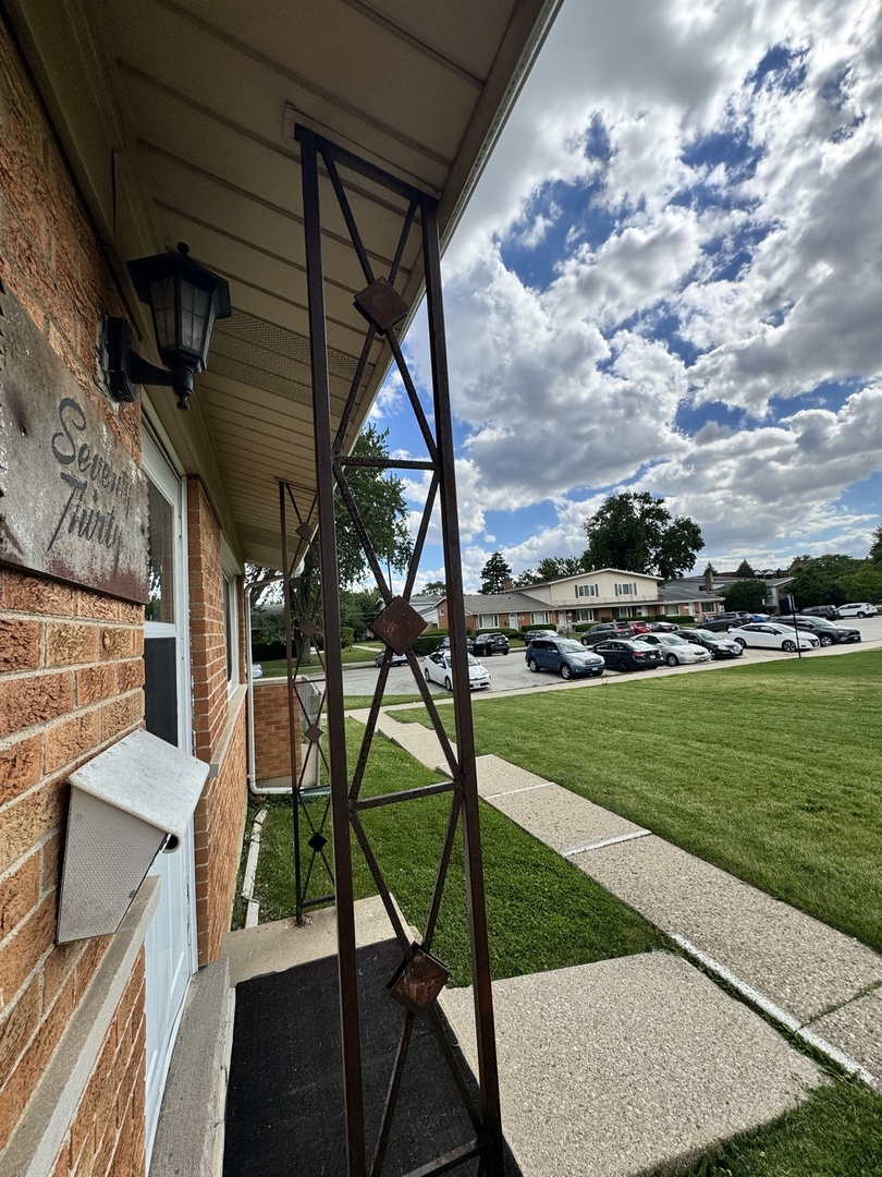 Homes for sale in Niles, IL | 7030 W Carol Ave, Niles, IL 60714 | MLS# 12679722