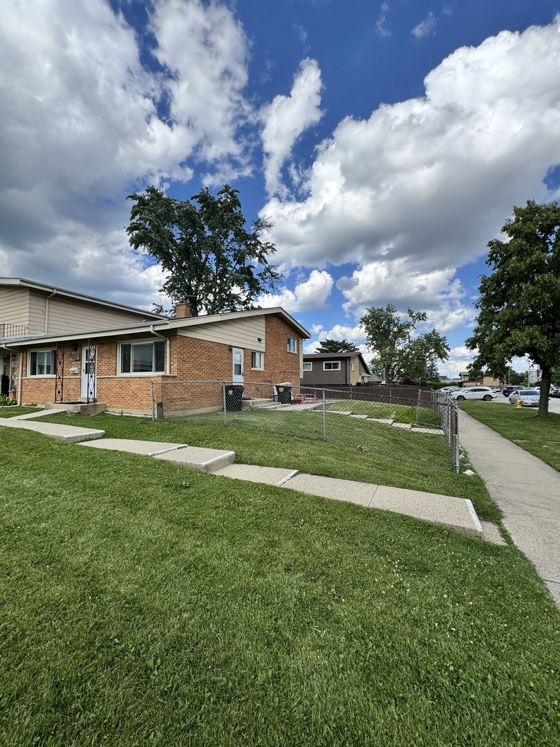 Homes for sale in Niles, IL | 7030 W Carol Ave, Niles, IL 60714 | MLS# 12679722