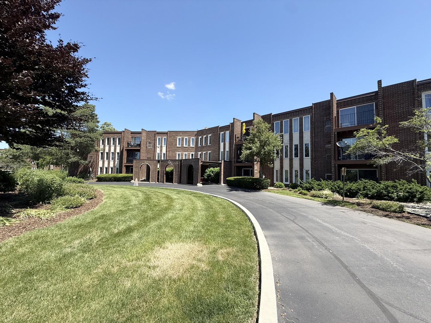 Homes for sale in Wheeling, IL | 1575 Sandpebble Dr #110, Wheeling, IL 60090 | MLS# 12679948