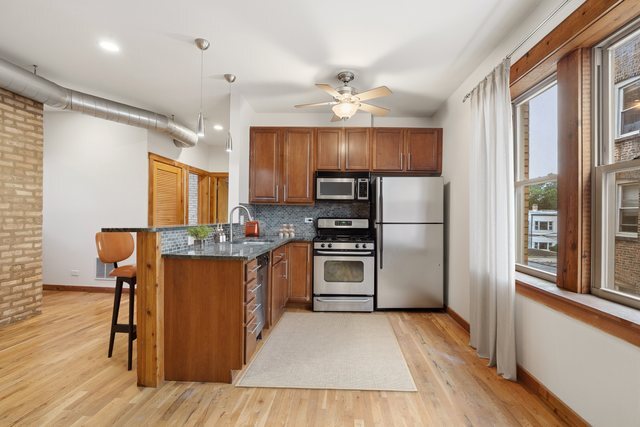 Homes for sale in Chicago, IL | 4104 N Mozart St #2W, Chicago, IL 60618 | MLS# 12680078