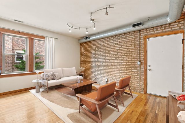 Homes for sale in Chicago, IL | 4104 N Mozart St #2W, Chicago, IL 60618 | MLS# 12680078
