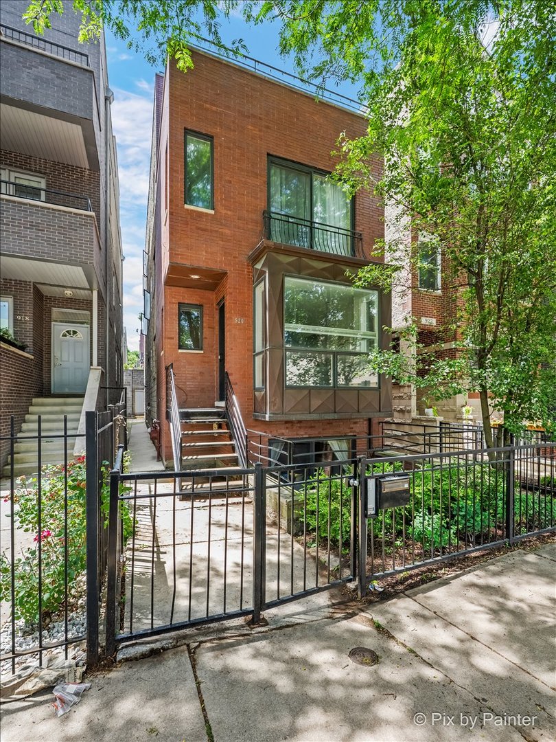 Homes for sale in Chicago, IL | 920 N Wood St #A, Chicago, IL 60622 | MLS# 12680084