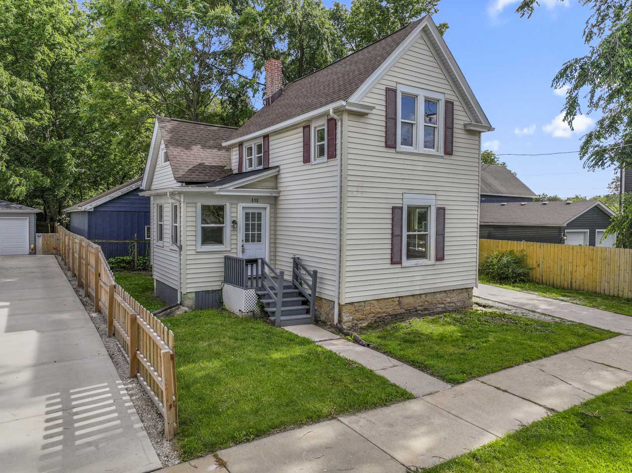 Homes for sale in Aurora, IL | 418 W Illinois Ave, Aurora, IL 60506 | MLS# 12680251