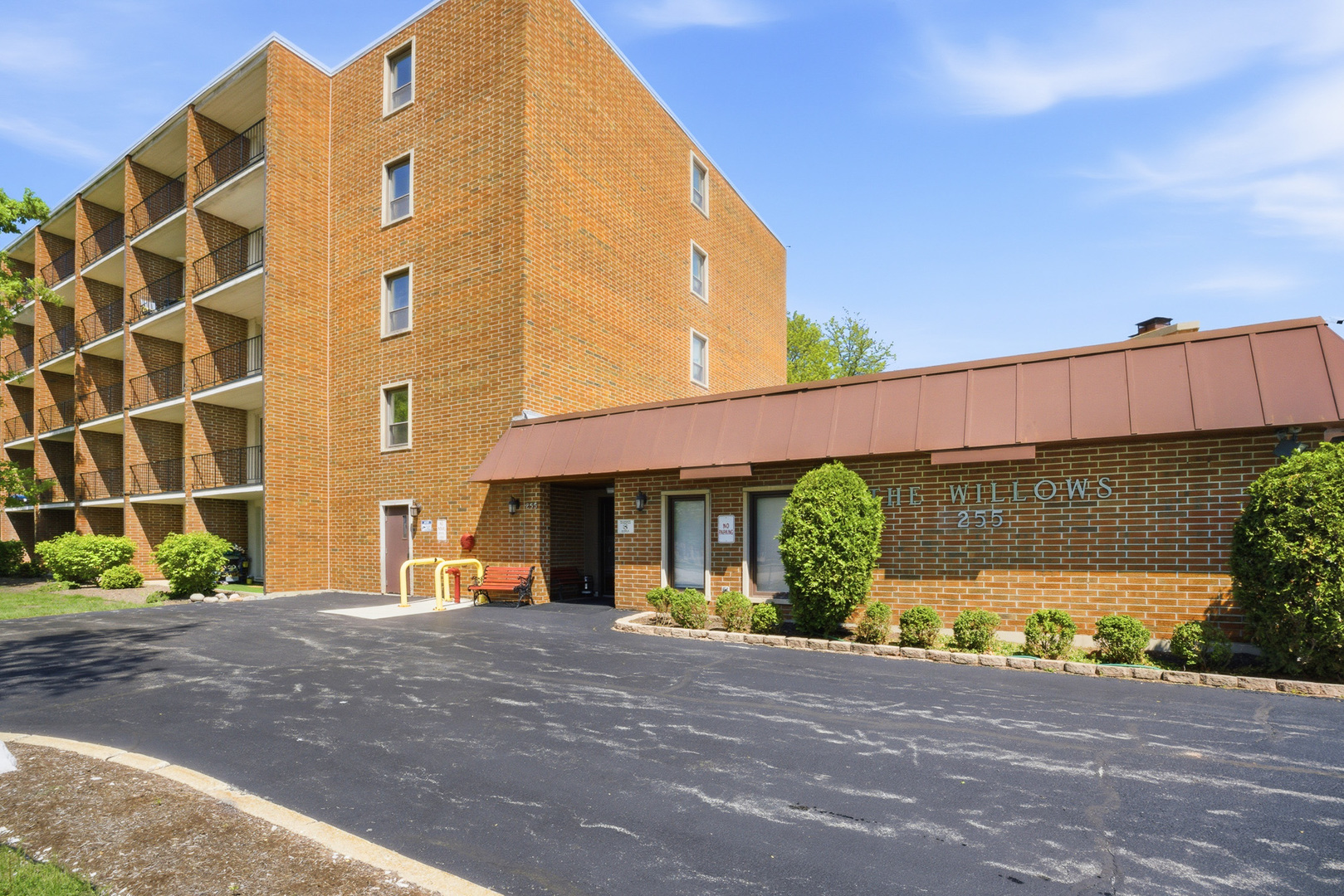 Homes for sale in Elmhurst, IL | 255 S West Ave #310, Elmhurst, IL 60126 | MLS# 12680255