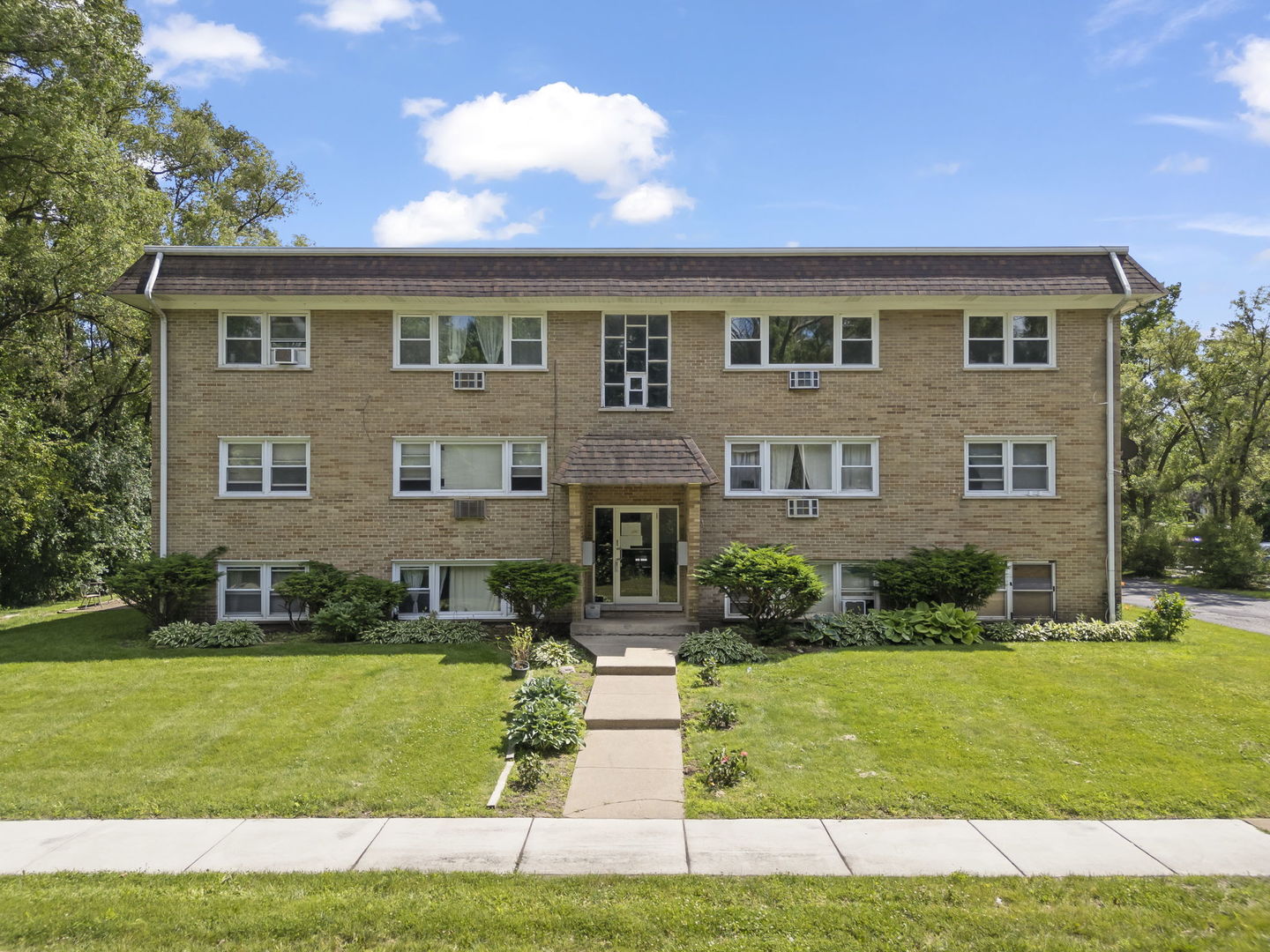Homes for sale in Addison, IL | 255 E Oak St #12, Addison, IL 60101 | MLS# 12680268