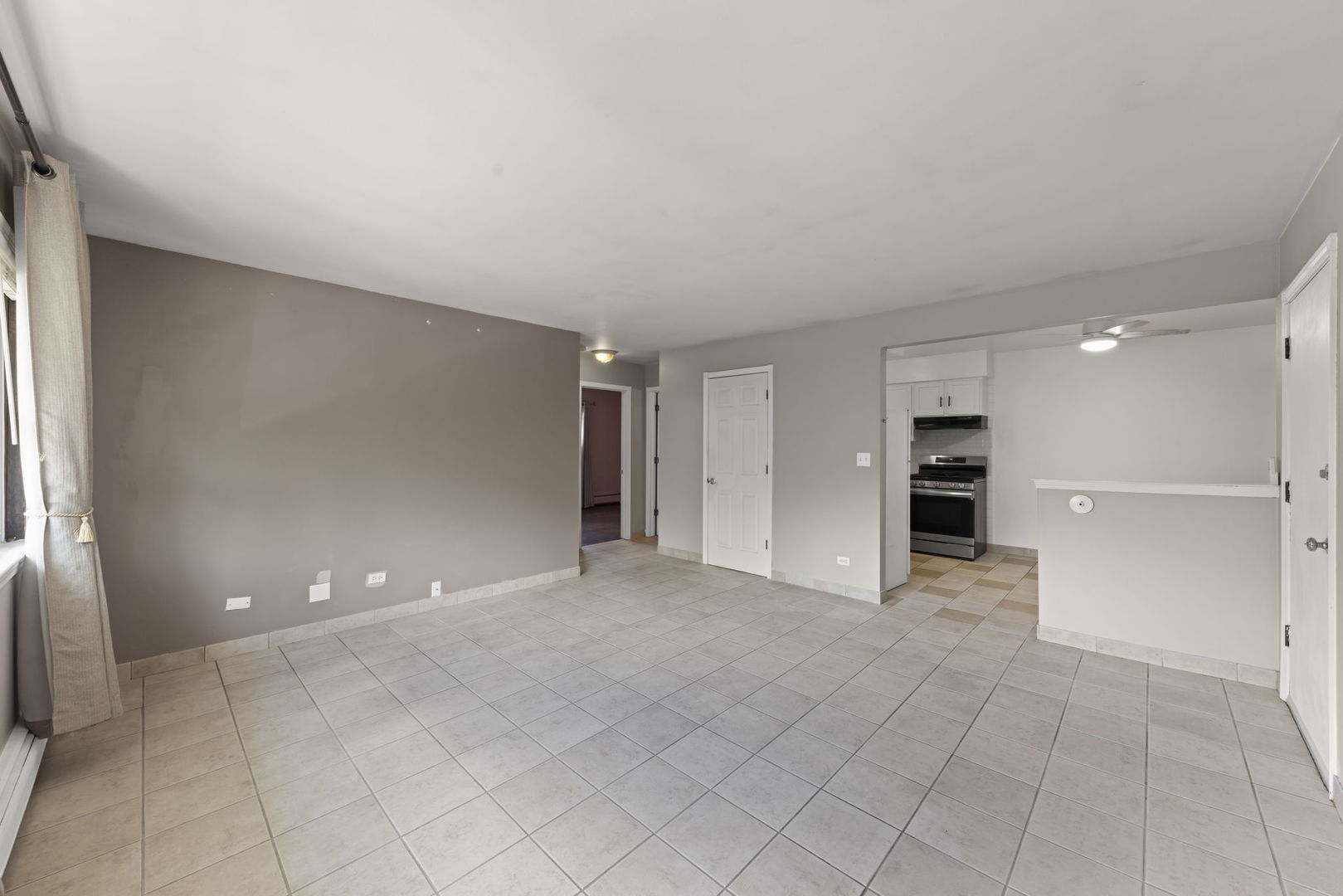 Homes for sale in Addison, IL | 255 E Oak St #12, Addison, IL 60101 | MLS# 12680268