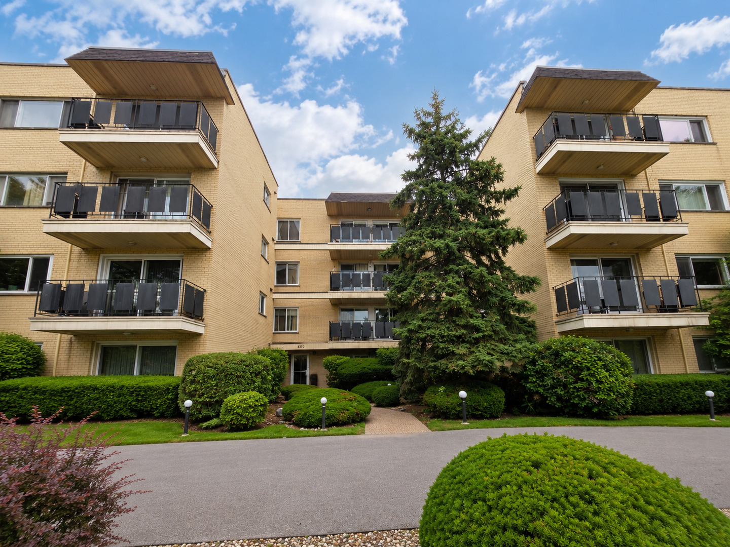 Homes for sale in Skokie, IL | 8230 Elmwood Ave #304, Skokie, IL 60077 | MLS# 12680279