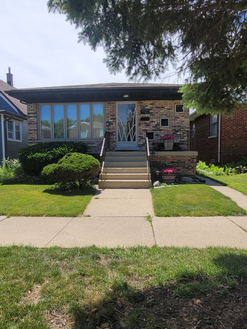 Homes for sale in Stickney, IL | 7043 40th St, Stickney, IL 60402 | MLS# 12680359