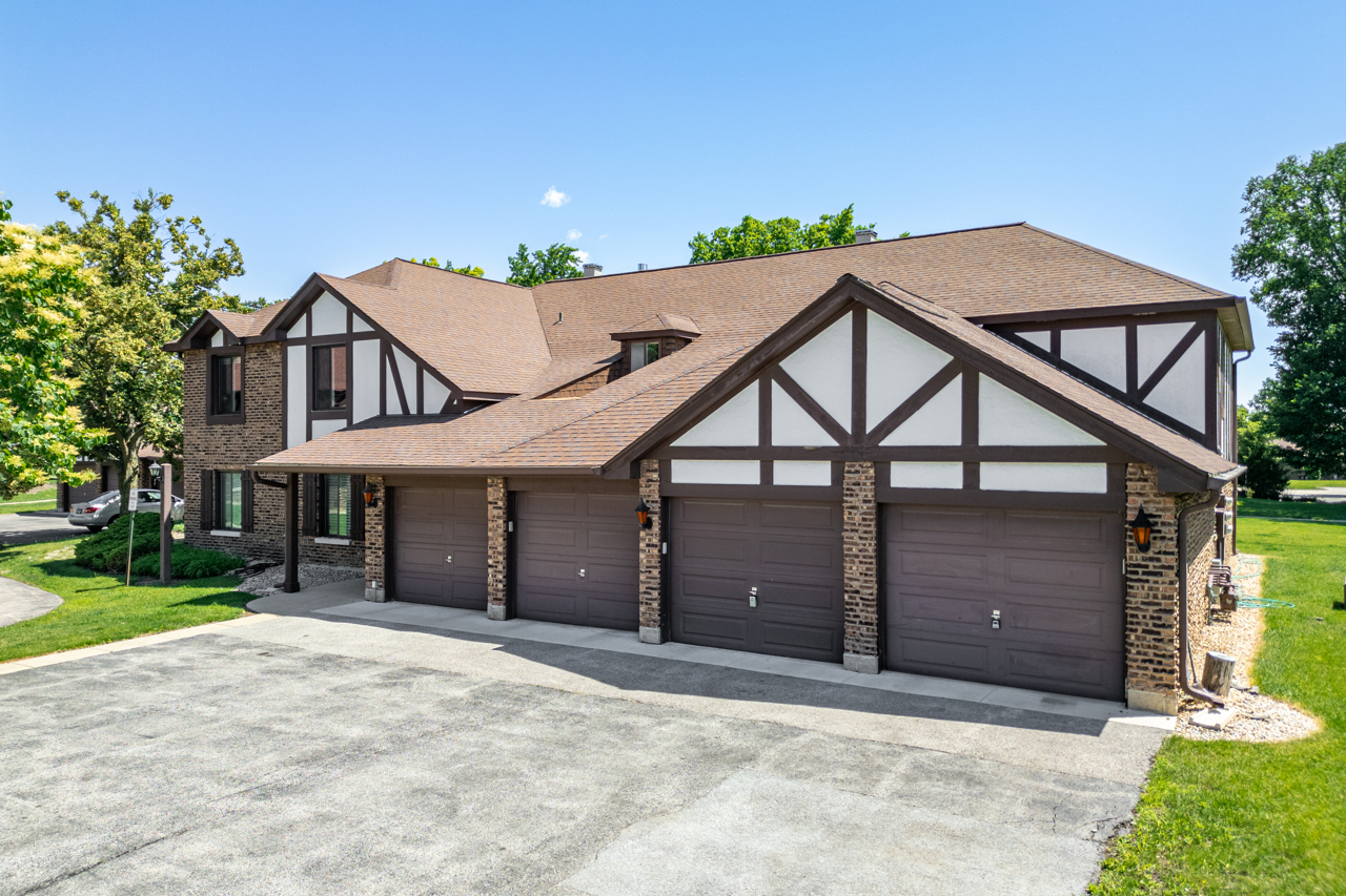 Homes for sale in Wheaton, IL | 1753 Plymouth Ct #B, Wheaton, IL 60189 | MLS# 12680679