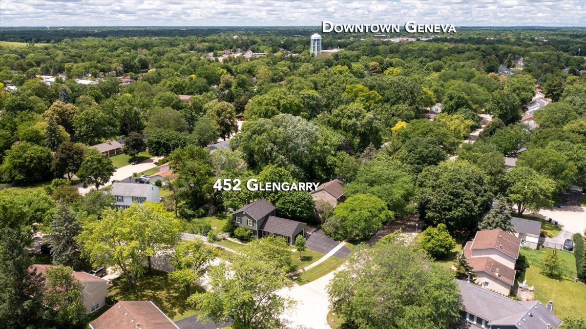 Homes for sale in Geneva, IL | 452 N Glengarry Dr, Geneva, IL 60134 | MLS# 12681040