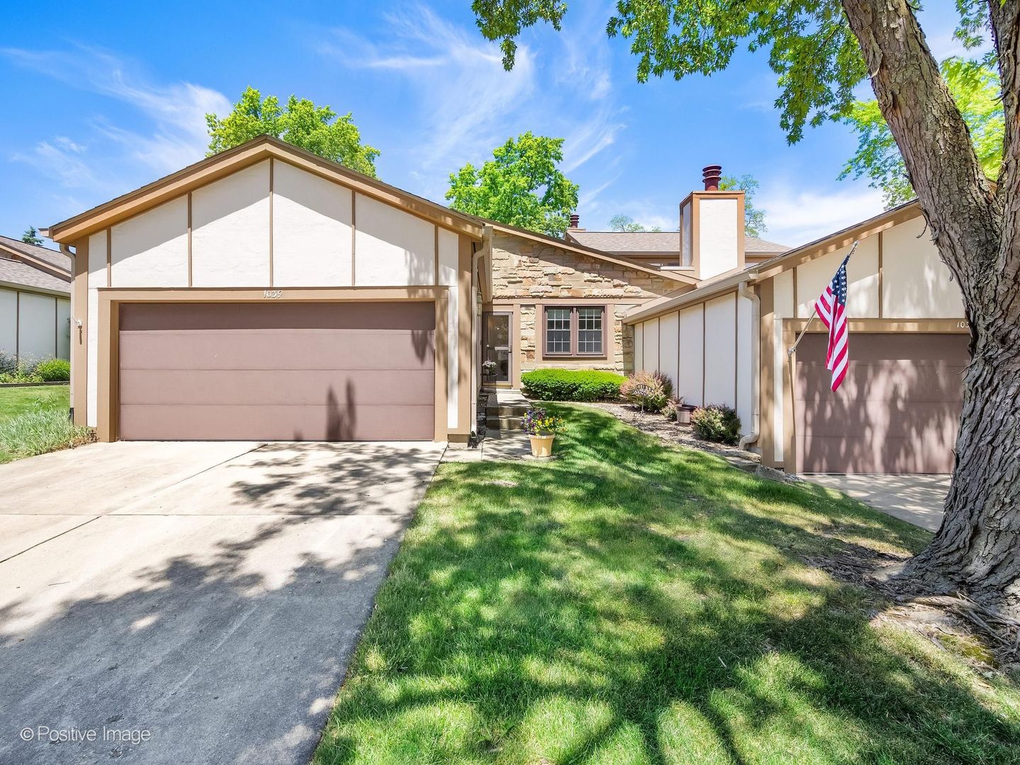 Homes for sale in Wheaton, IL | 1039 Oakview Dr, Wheaton, IL 60187 | MLS# 12681214