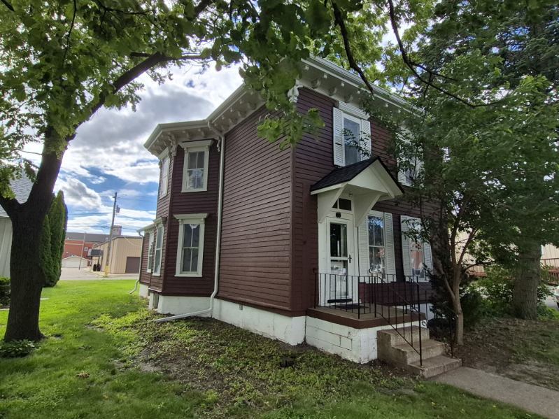 Homes for sale in Kewanee, IL | 117 S Chestnut St, Kewanee, IL 61443 | MLS# 12681273