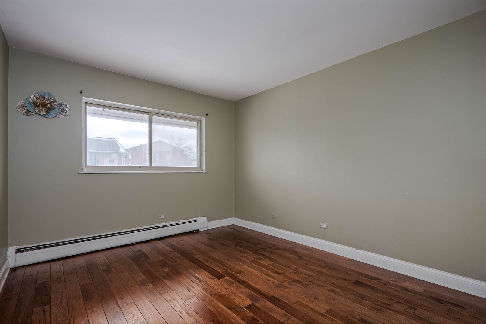 Homes for sale in Glendale Heights, IL | 685 E Fullerton Avenue, Glendale Heights, IL 60139 | Houzeo