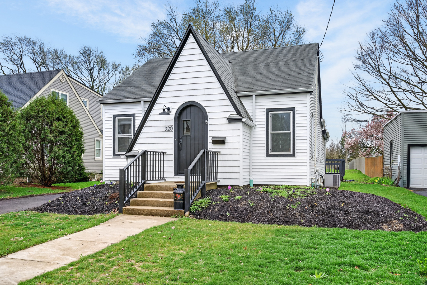 Homes for sale in Geneva, IL | 320 Chalmers St, Geneva, IL 60134 | MLS# 12682139