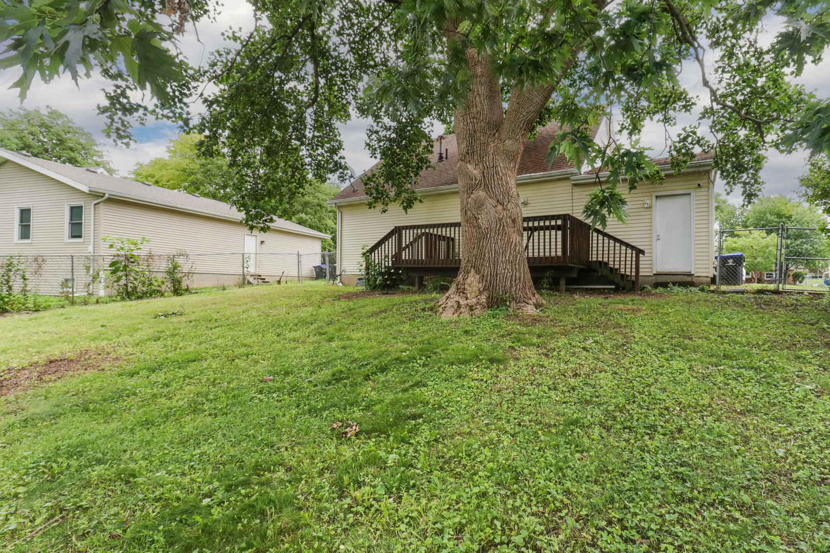 Homes for sale in Bloomington, IL | 1528 N Hershey Rd, Bloomington, IL 61704 | MLS# 12682183