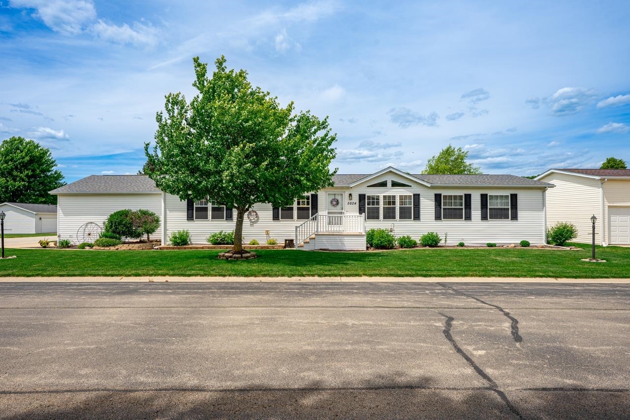Homes for sale in Machesney Park, IL | 5604 Irving Blvd, Machesney Park, IL 61115 | MLS# 12682254