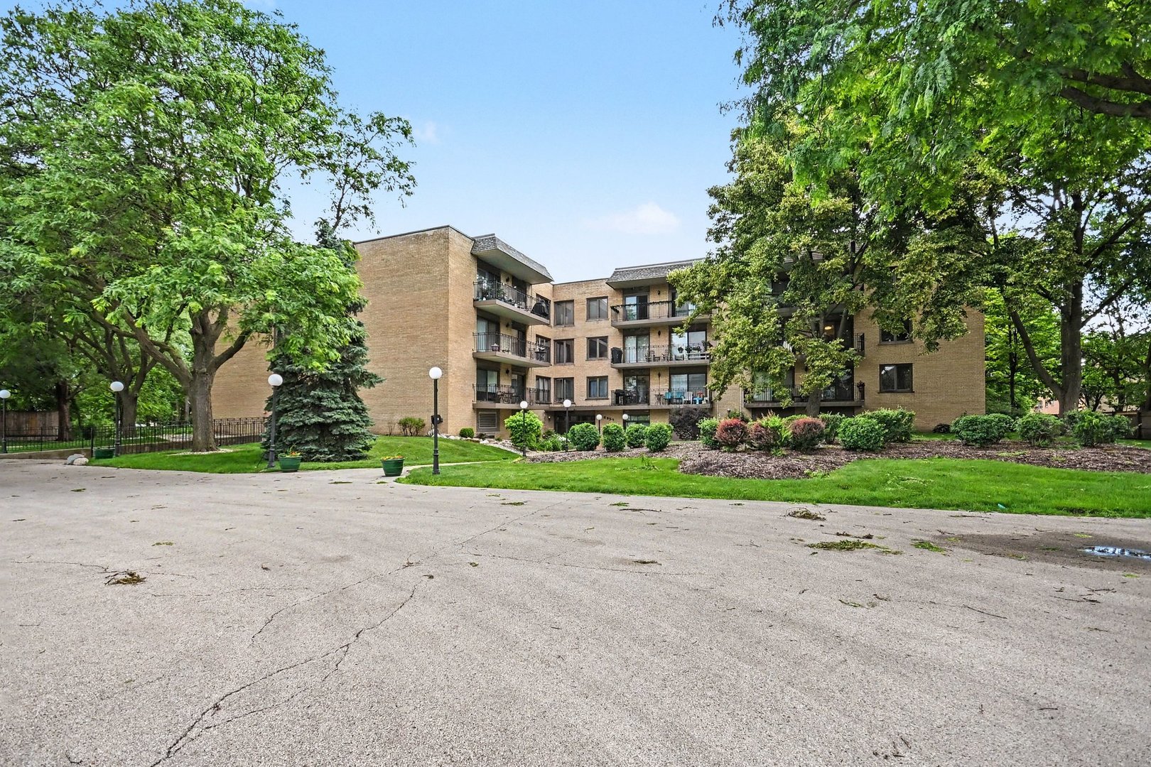 Homes for sale in Niles, IL | 6935 N Milwaukee Ave #204, Niles, IL 60714 | MLS# 12682427