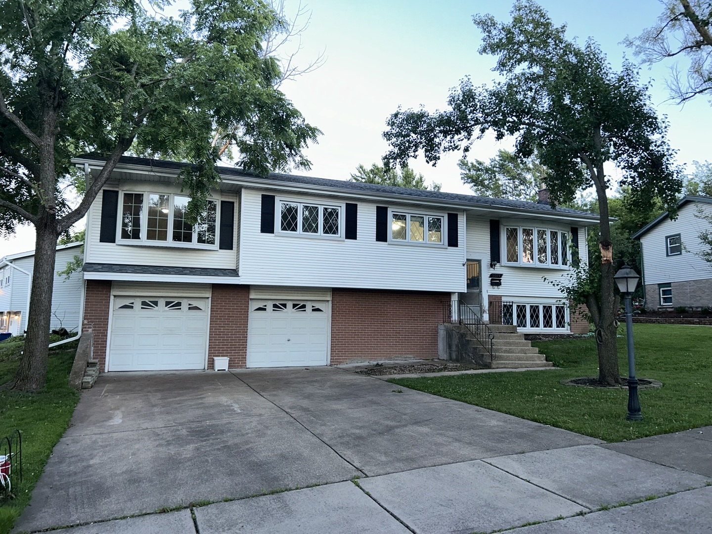 Homes for sale in Hickory Hills, IL | 9019 Beechnut Rd, Hickory Hills, IL 60457 | MLS# 12682778