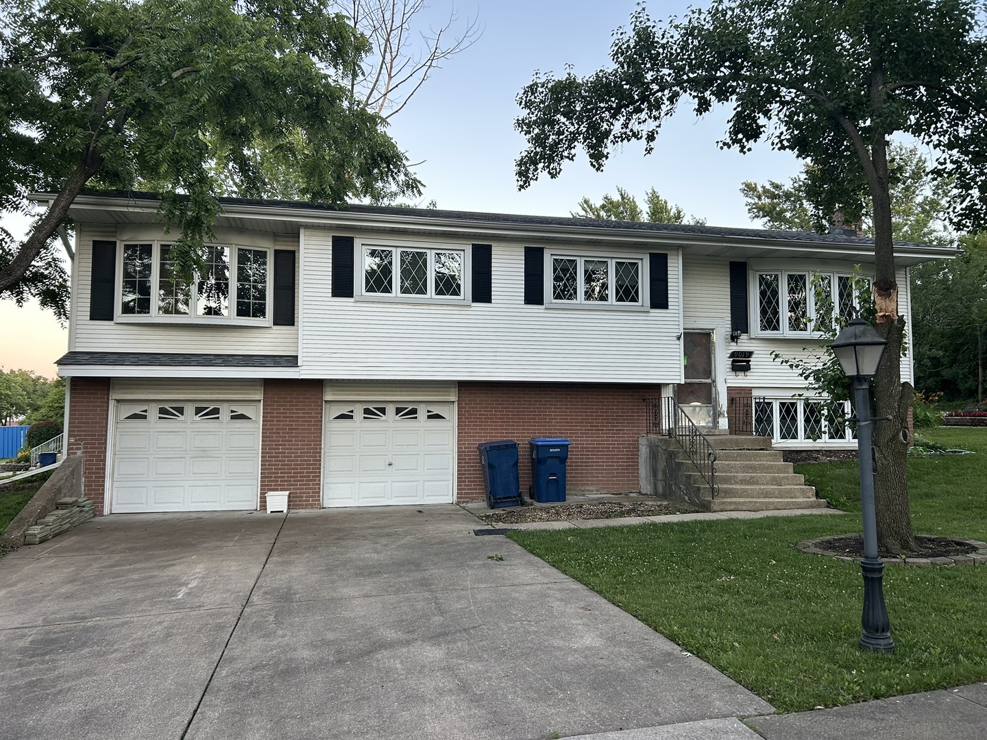Homes for sale in Hickory Hills, IL | 9019 Beechnut Rd, Hickory Hills, IL 60457 | MLS# 12682778