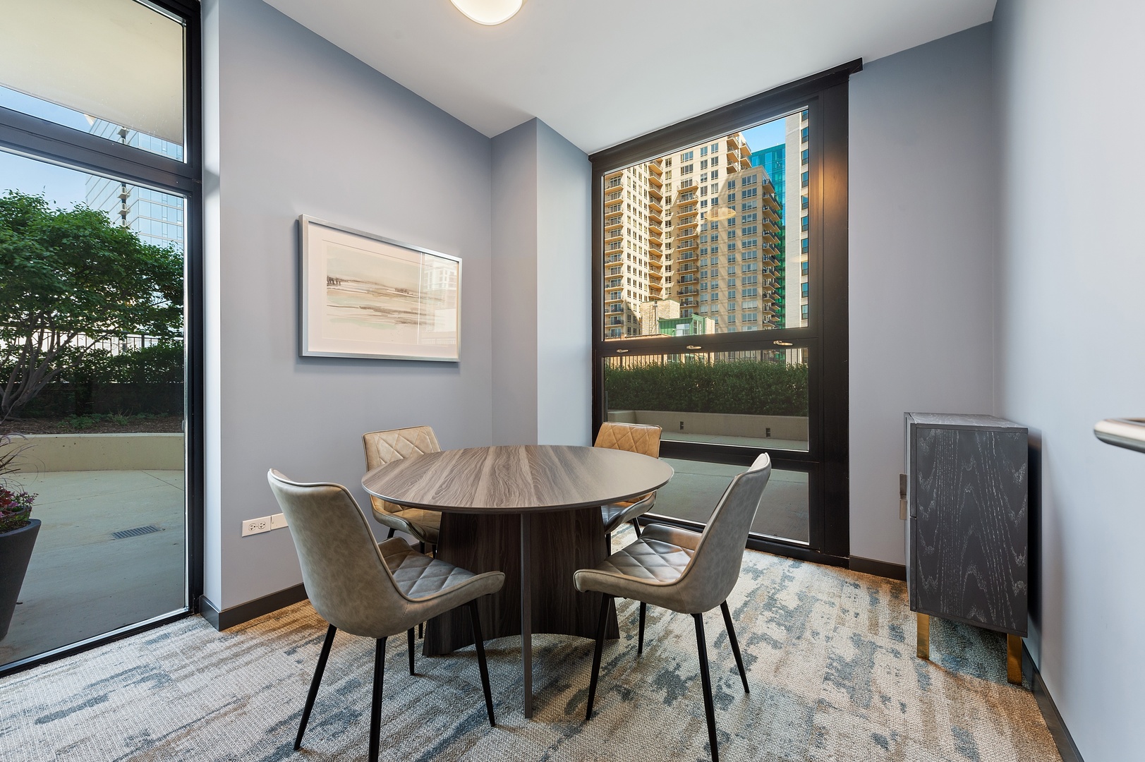 2nd image of 1160 S Michigan Ave, Chicago, IL 60605