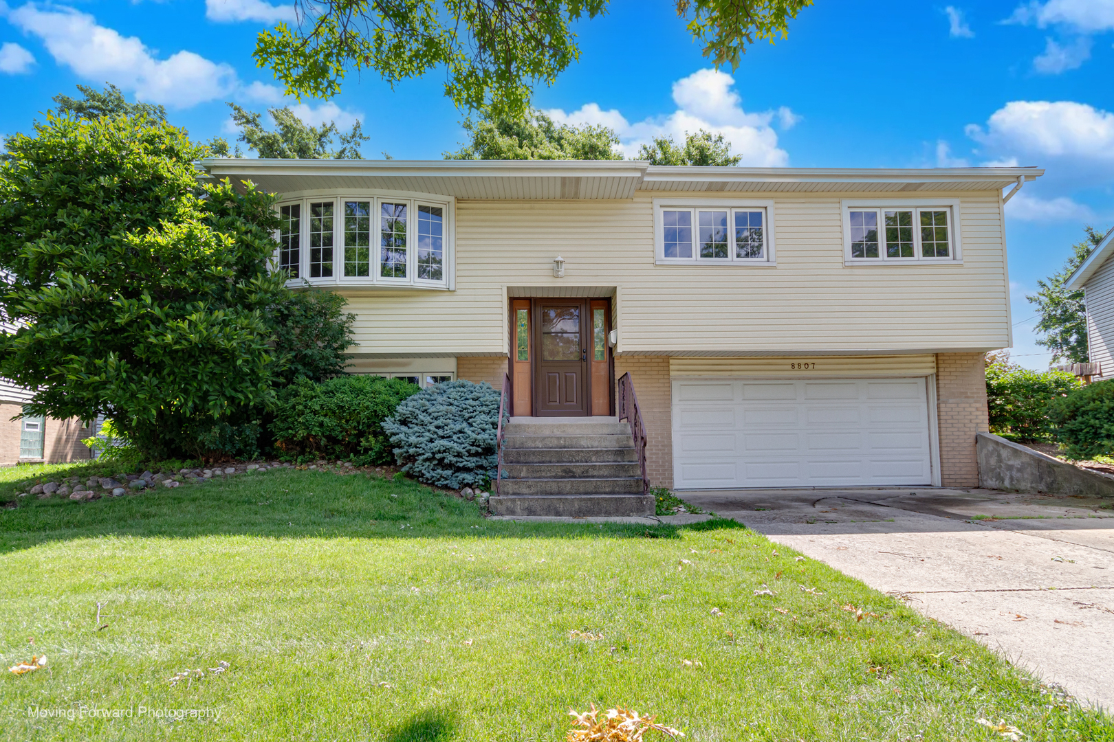 Homes for sale in Hickory Hills, IL | 8807 Beechnut Rd, Hickory Hills, IL 60457 | MLS# 12683191