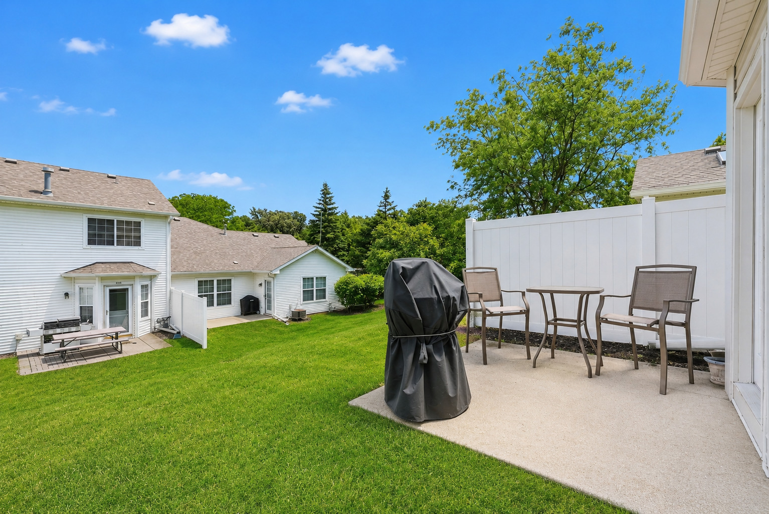 Homes for sale in Sugar Grove, IL | 58 Rolling Oaks Rd #B, Sugar Grove, IL 60554 | MLS# 12683251