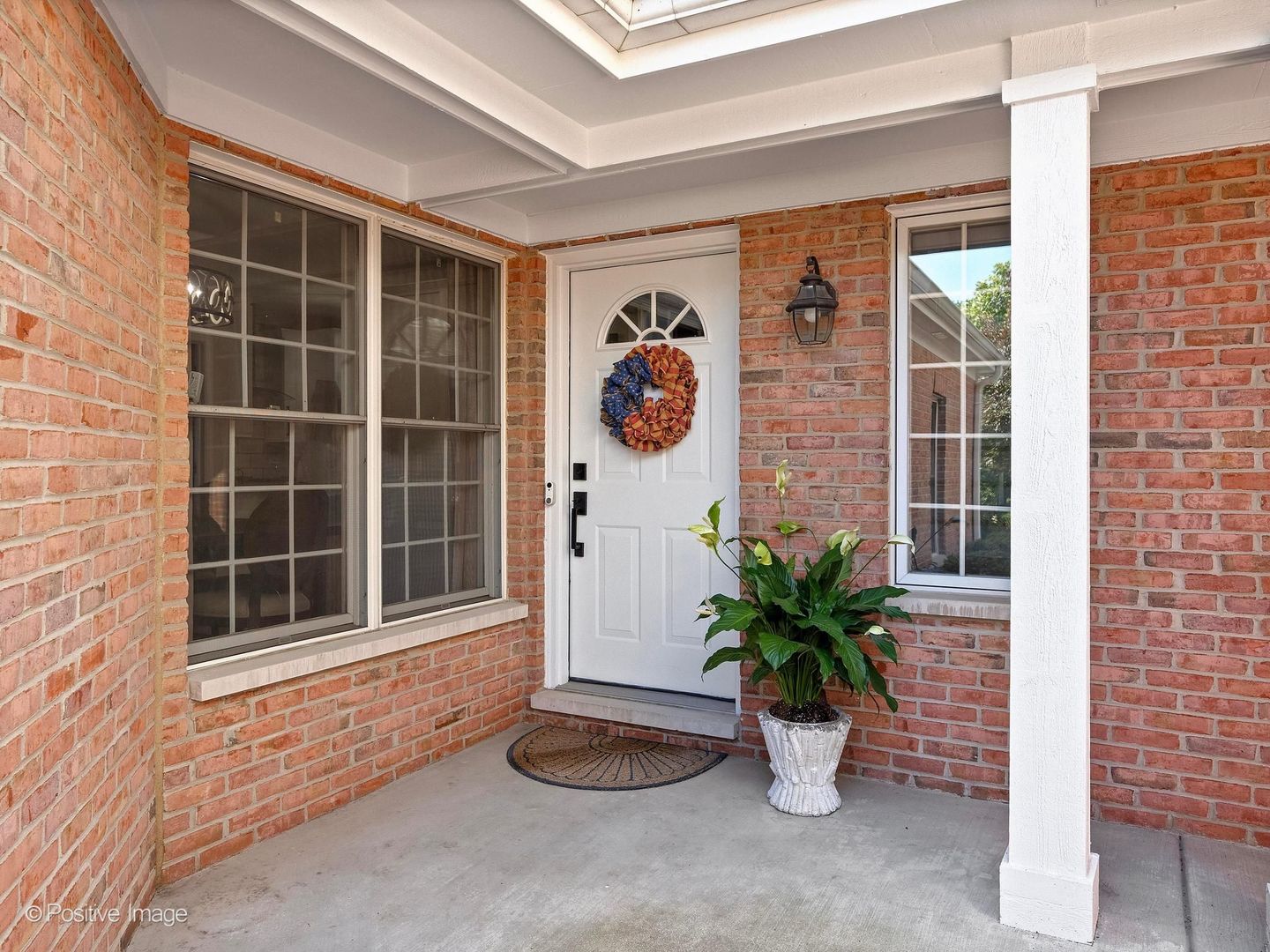 1st image of 324 Turnberry Ln, Glen Ellyn, IL 60137 | MLS# 12683271