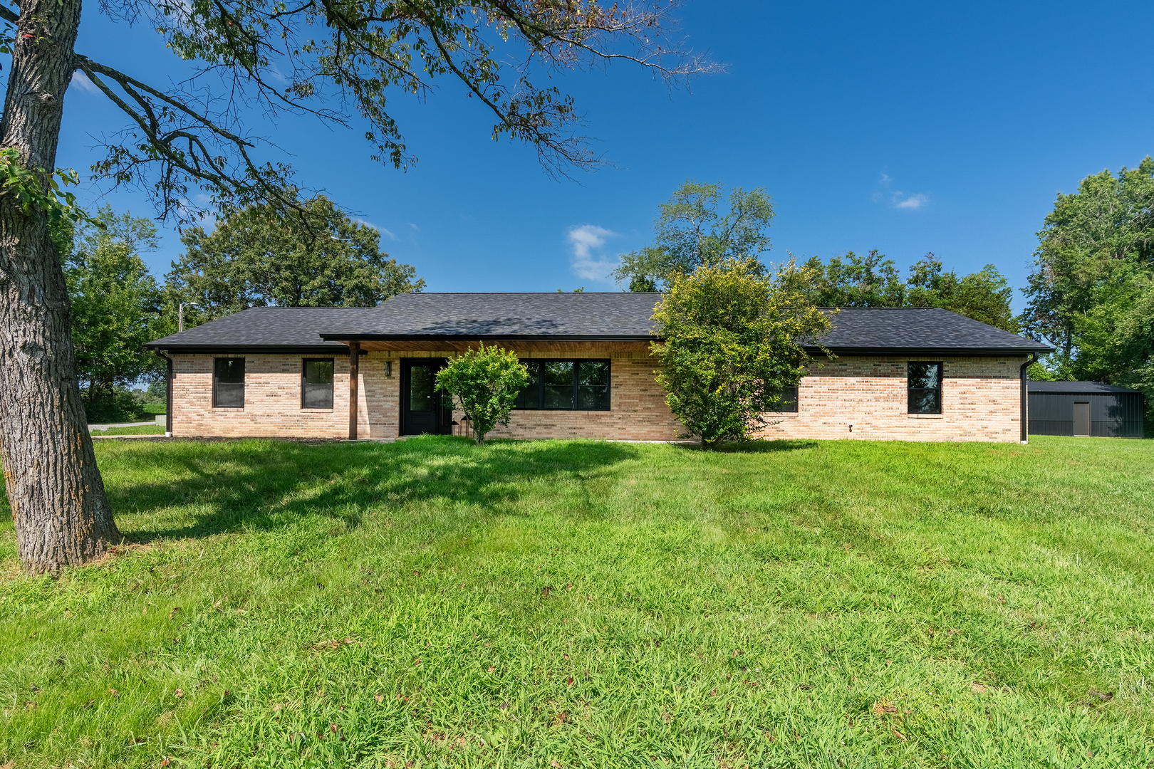 3rd image of 956 Auburn Ln Se, Goreville, IL 62939 | MLS# 12683465