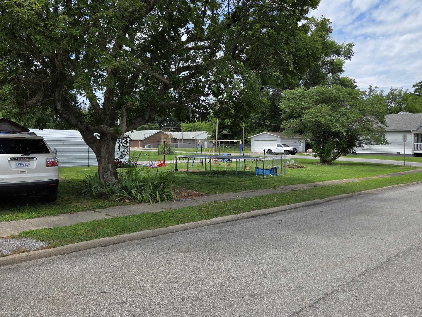 4th image of 500 W Sloan St, Harrisburg, IL 62946 | MLS# 12683524
