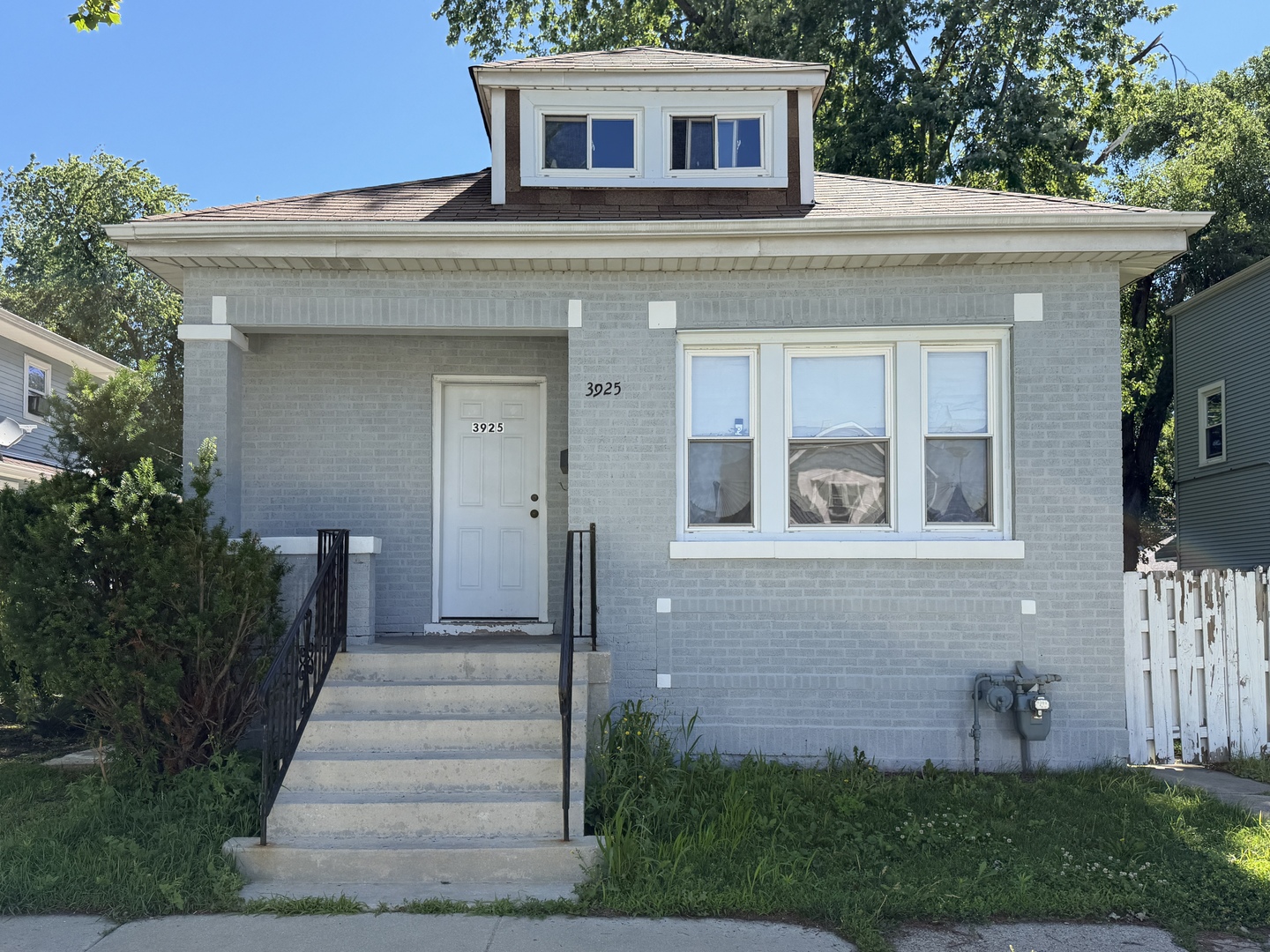 Homes for sale in Stickney, IL | 3925 Euclid Ave, Stickney, IL 60402 | MLS# 12683775