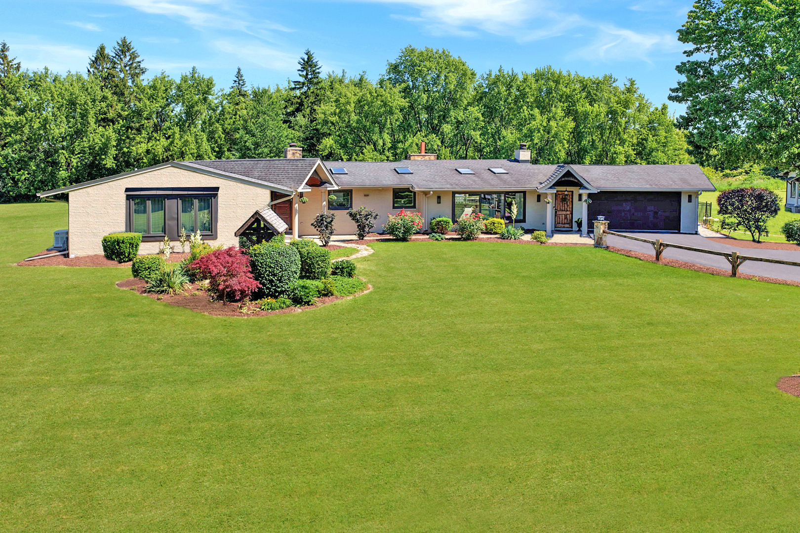 1st image of 147 Old Dundee Rd, Barrington Hills, IL 60010 | MLS# 12683841