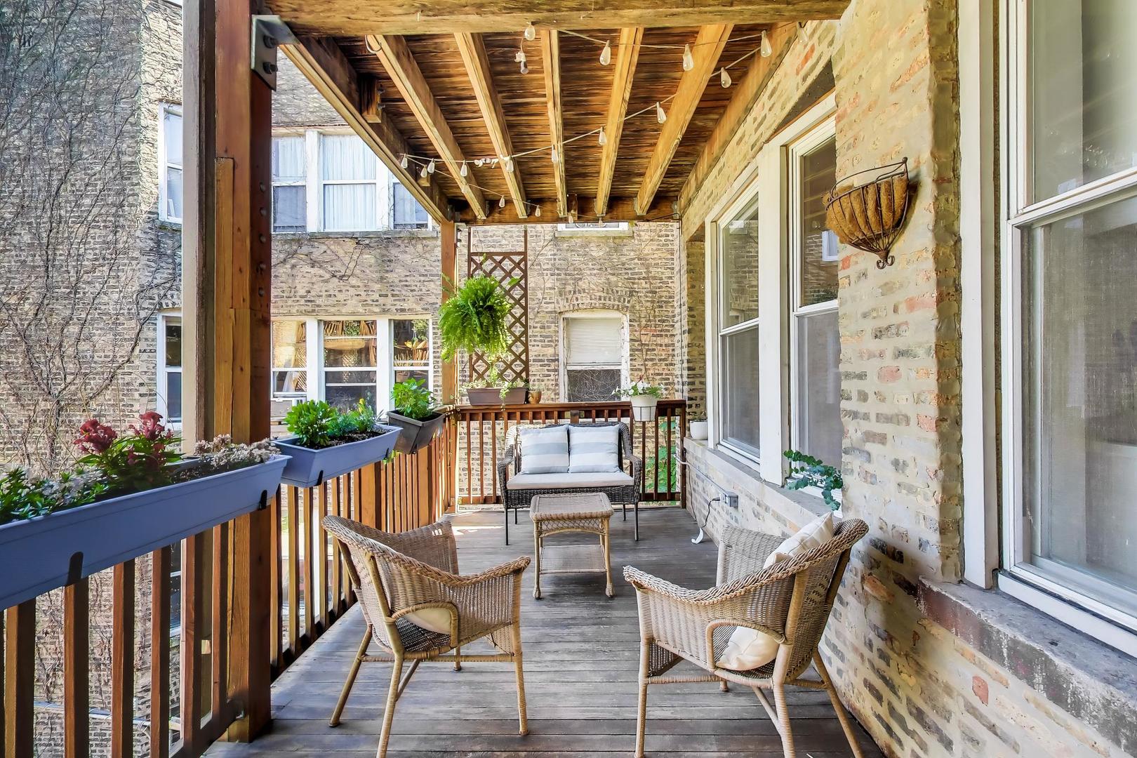 2nd image of 5251 N Winthrop Ave, Chicago, IL 60640
