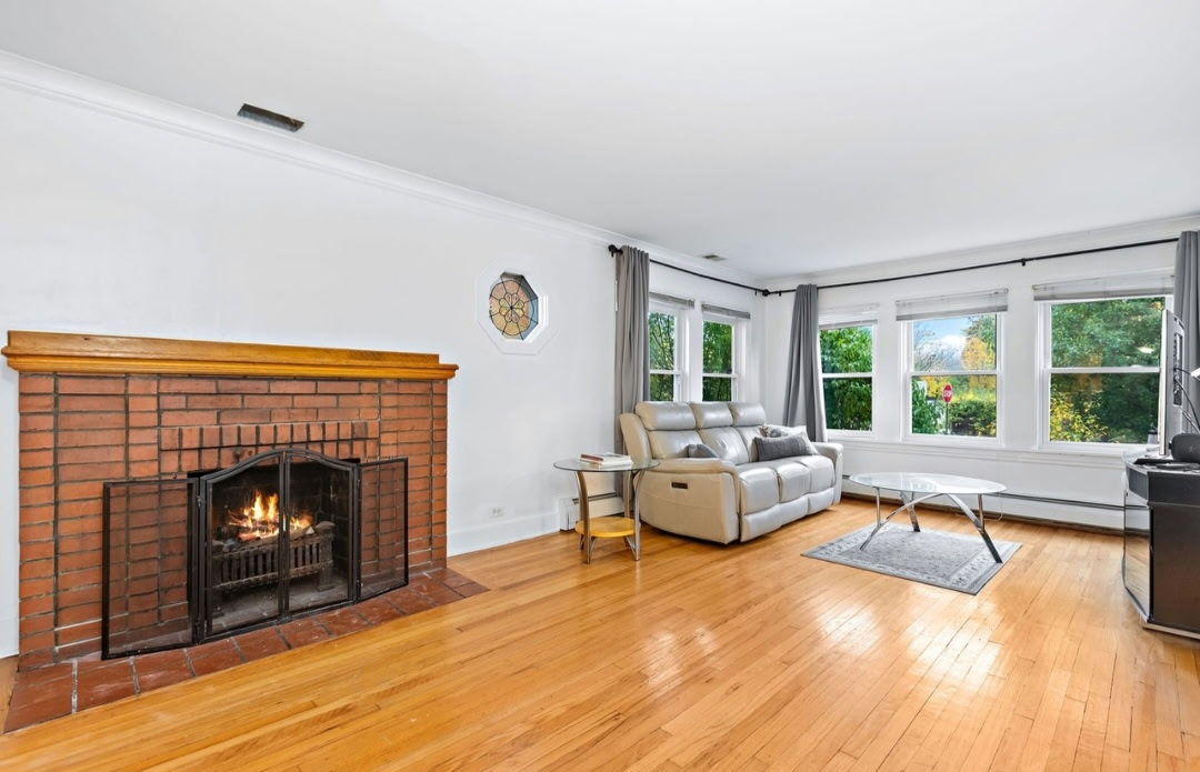 2nd image of 979 Vine St, Winnetka, IL 60093 | MLS# 12684251