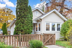 1st image of 979 Vine St, Winnetka, IL 60093 | MLS# 12684251