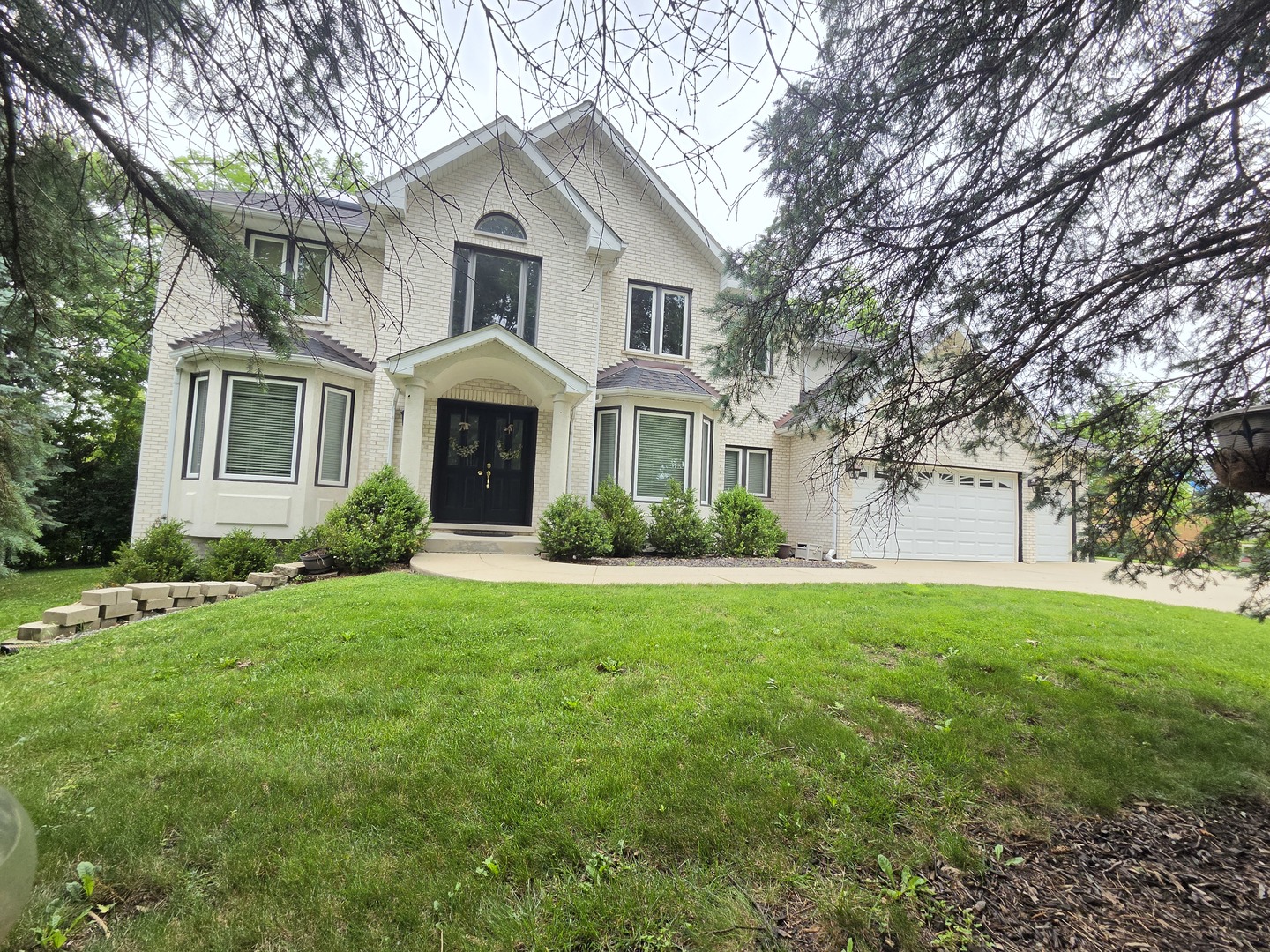 Homes for sale in Burr Ridge, IL | 16w374 94th St, Burr Ridge, IL 60527 | MLS# 12684298