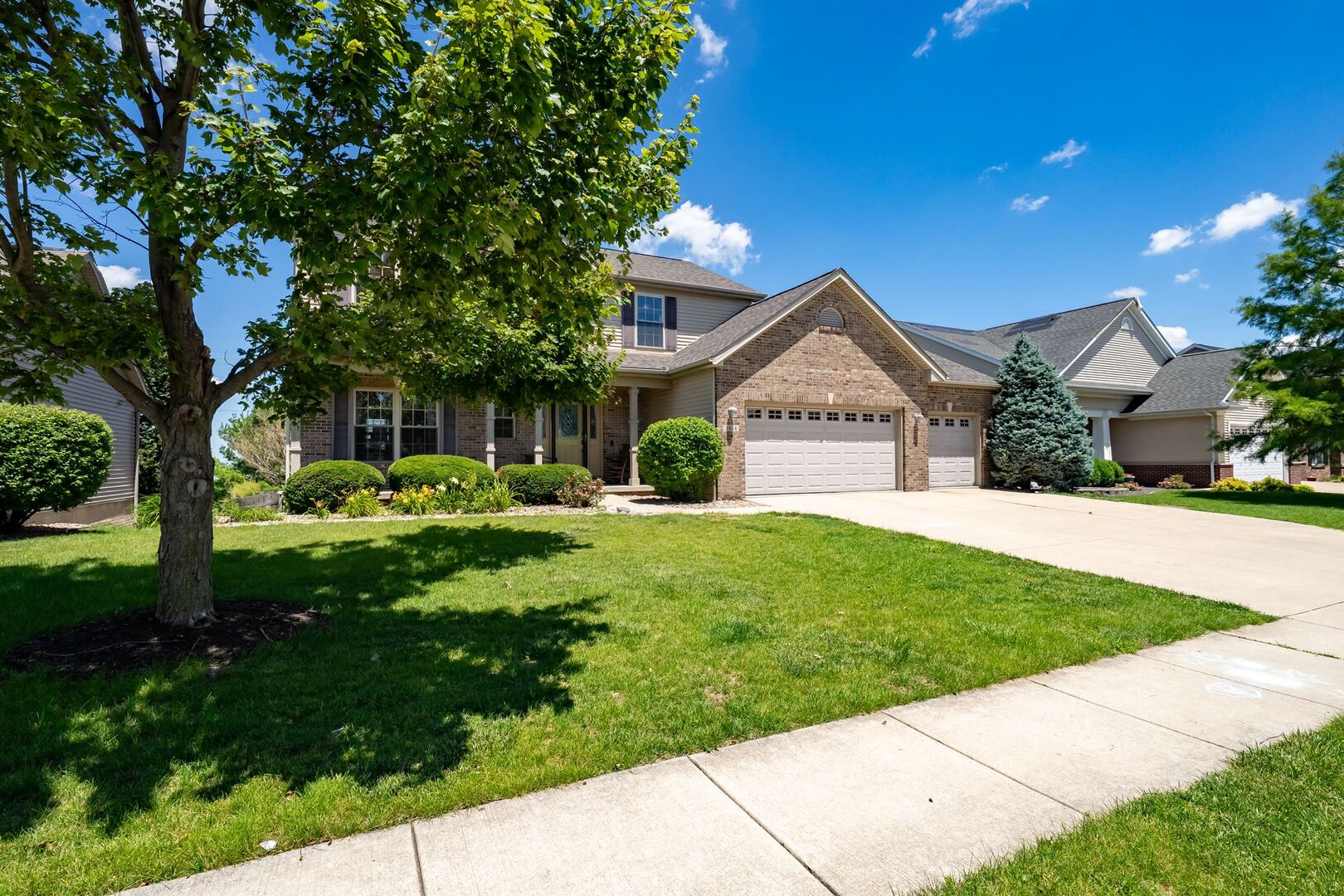 2nd image of 3914 Brookline Ln, Bloomington, IL 61705 | MLS# 12684496