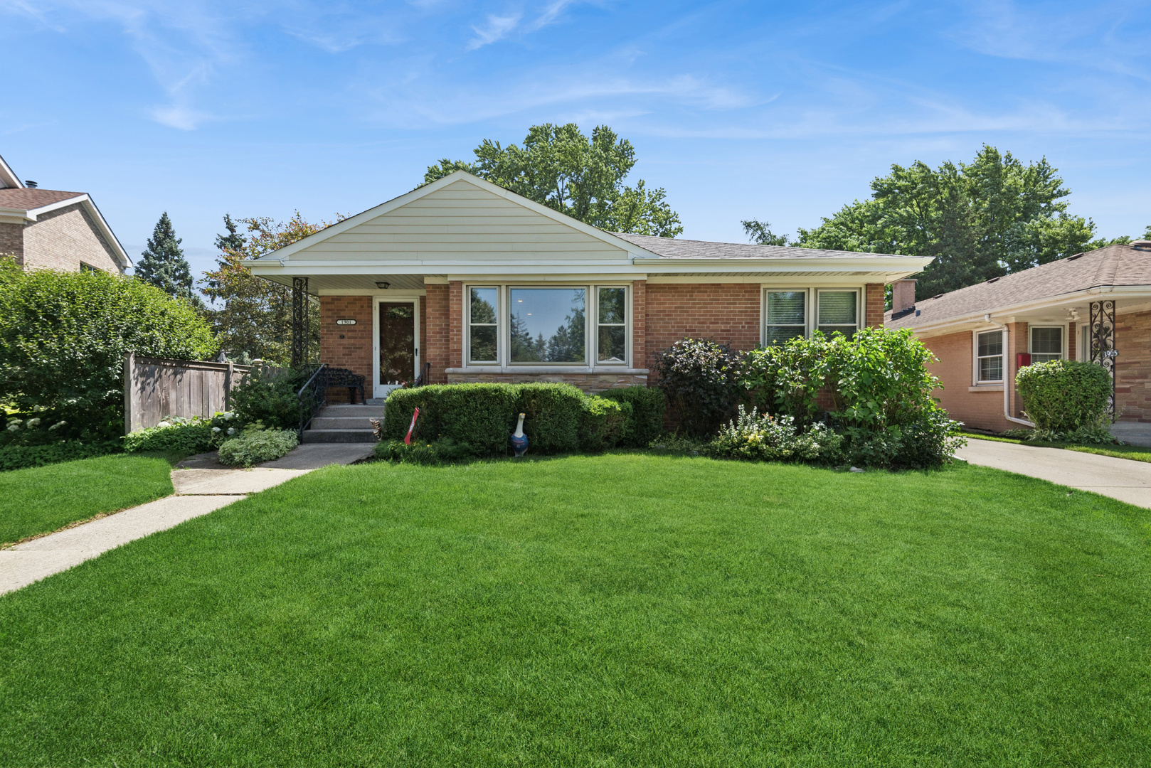Homes for sale in Park Ridge, IL | 1901 Newton Ave, Park Ridge, IL 60068 | MLS# 12684513
