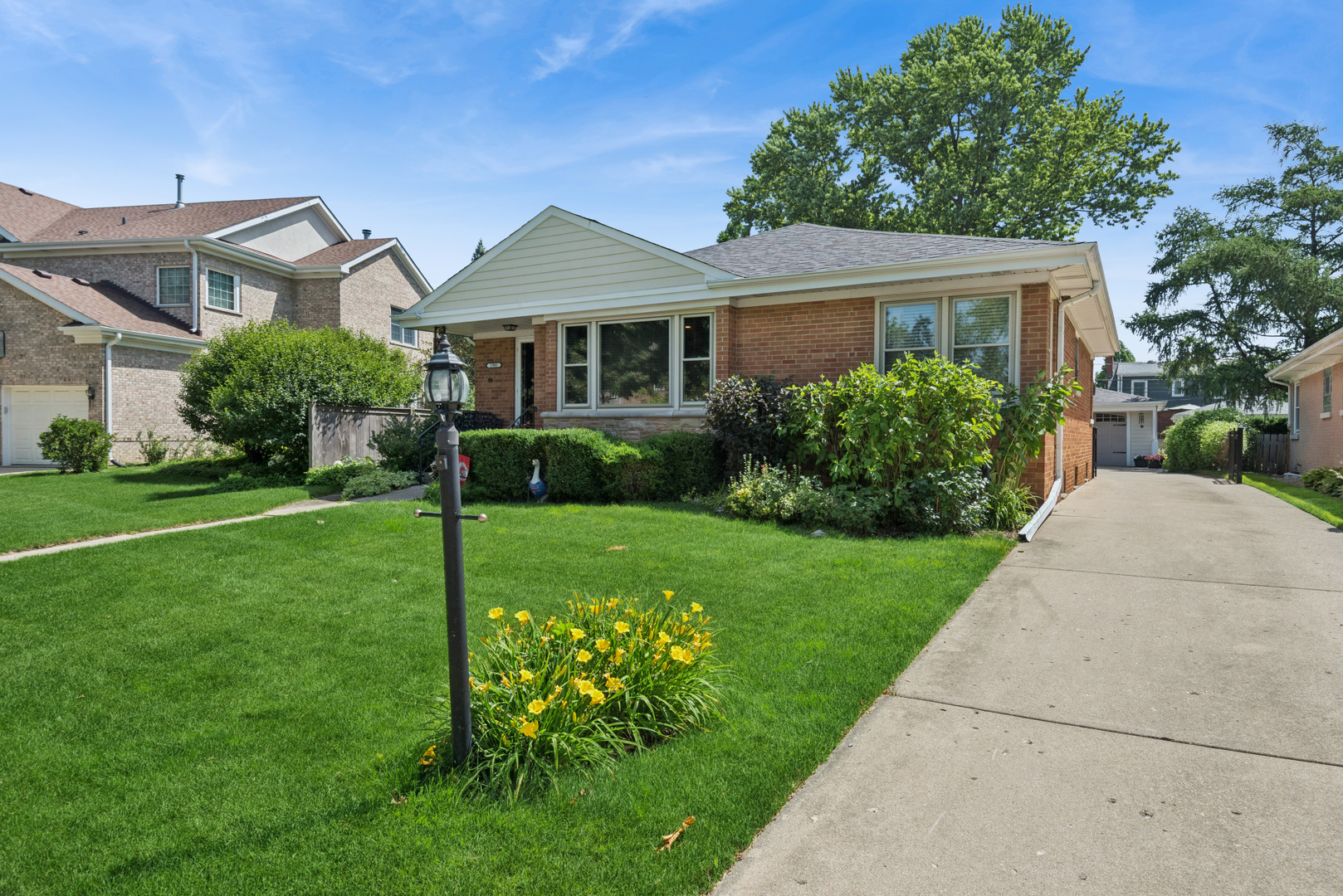 Homes for sale in Park Ridge, IL | 1901 Newton Ave, Park Ridge, IL 60068 | MLS# 12684513