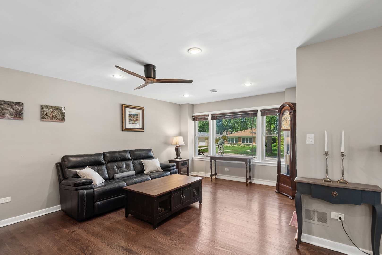 Homes for sale in Park Ridge, IL | 1901 Newton Ave, Park Ridge, IL 60068 | MLS# 12684513