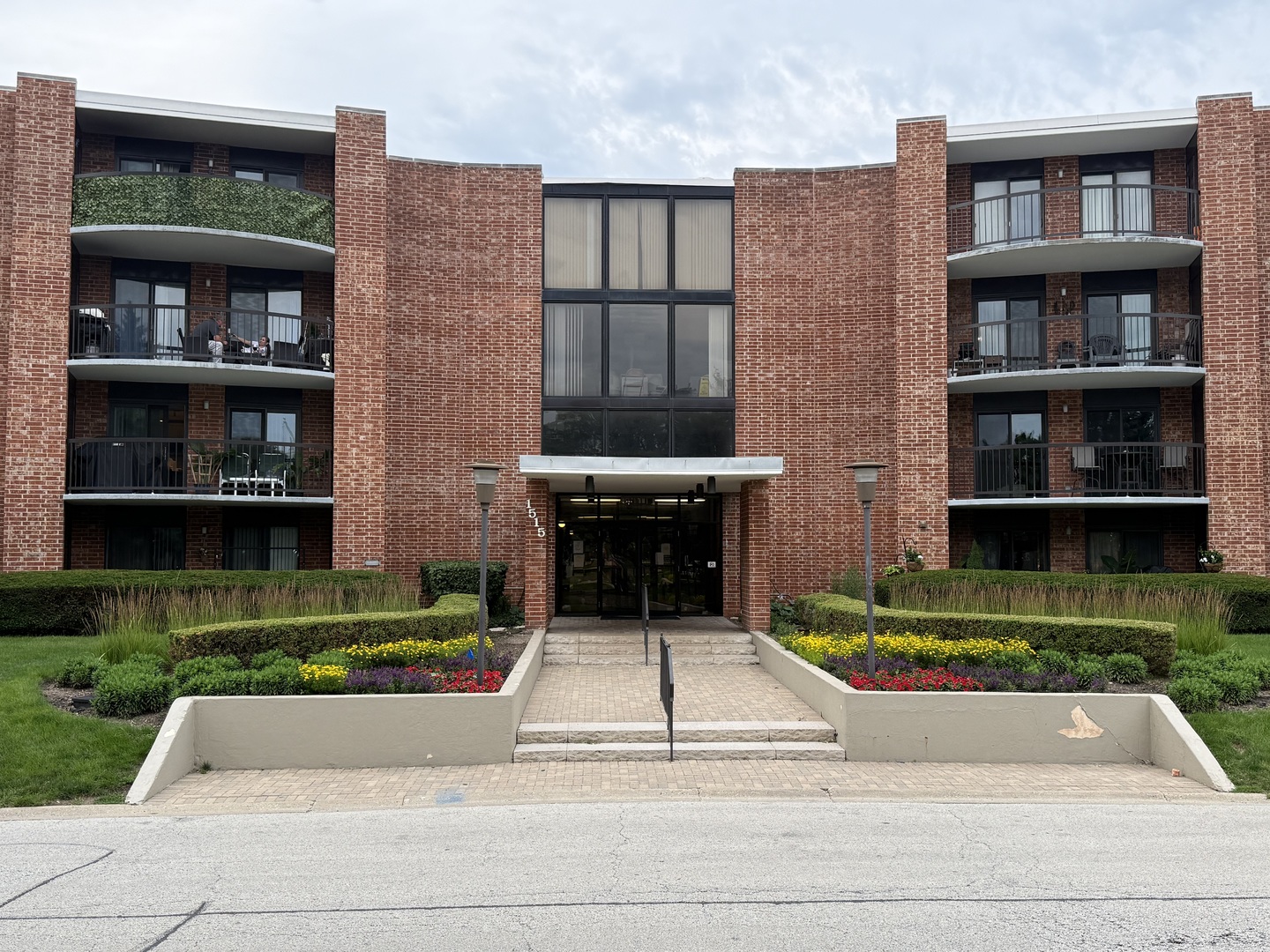 Homes for sale in Arlington Heights, IL | 1515 Central Rd #319C, Arlington Heights, IL 60005 | MLS# 12684815