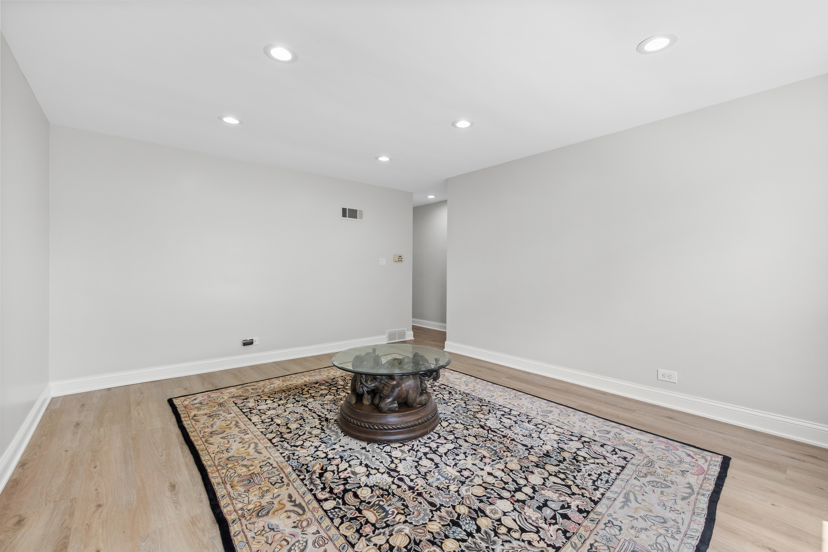 Homes for sale in Chicago, IL | 2830 W Summerdale Ave, Chicago, IL 60625