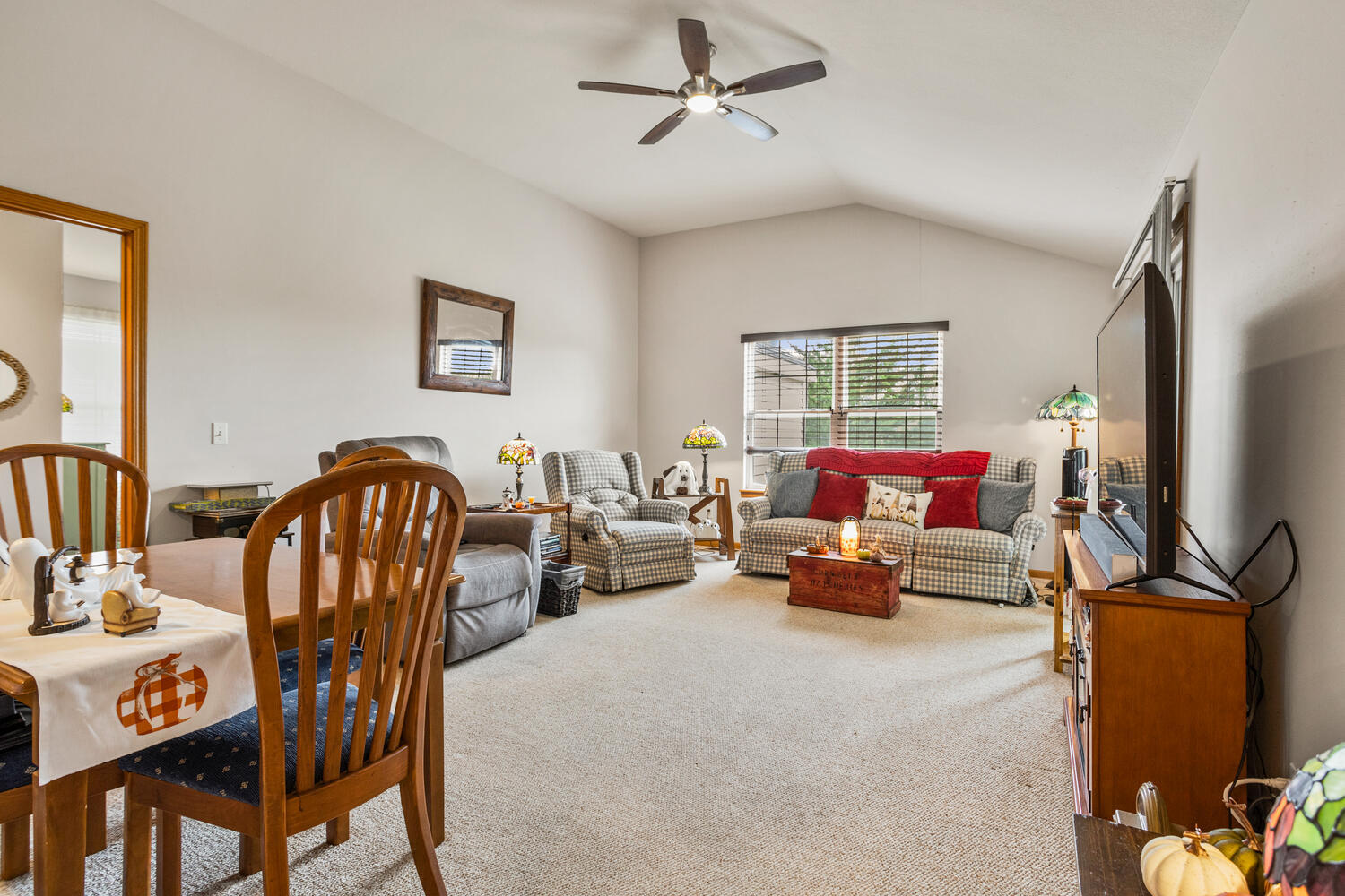 5th image of 709 Erin Dr, Champaign, IL 61822 | MLS# 12685519